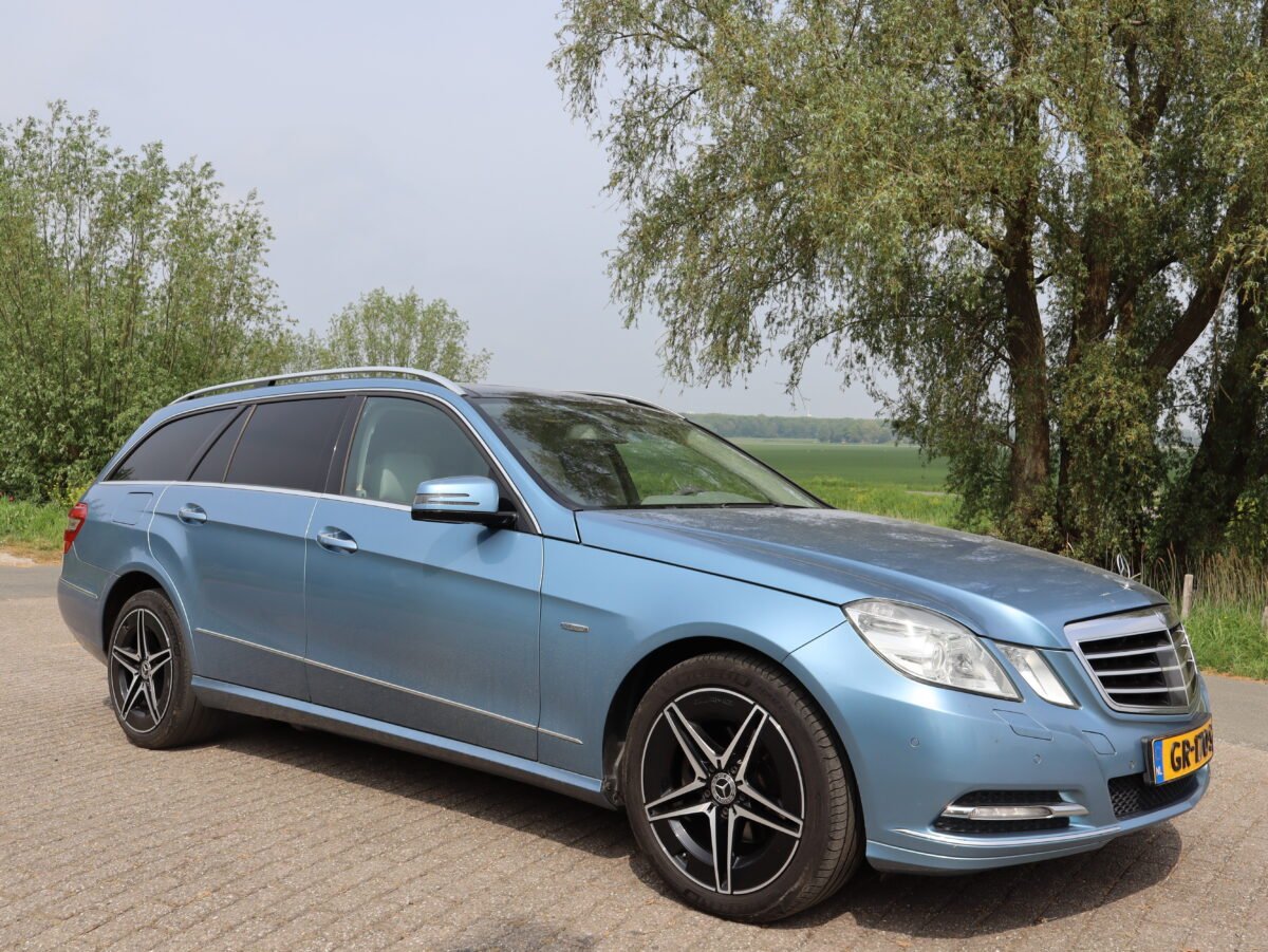 Mercedes Benz E 220 CDI Blueedition